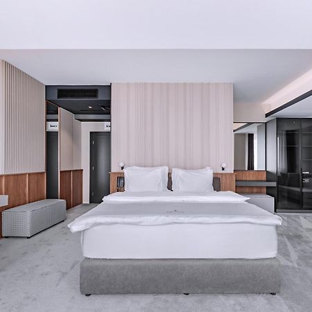 Actor Hotel Suto Orizari Экстерьер фото