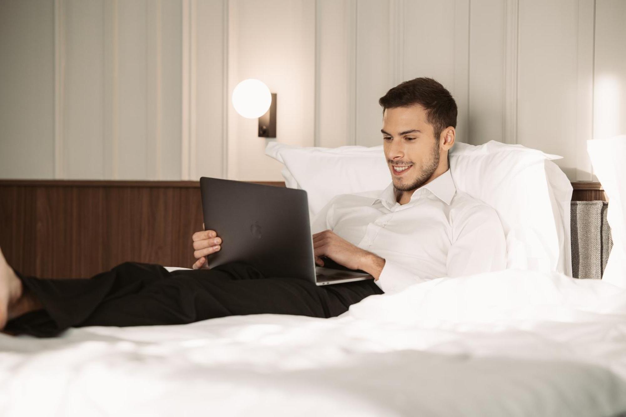 Actor Hotel Suto Orizari Экстерьер фото