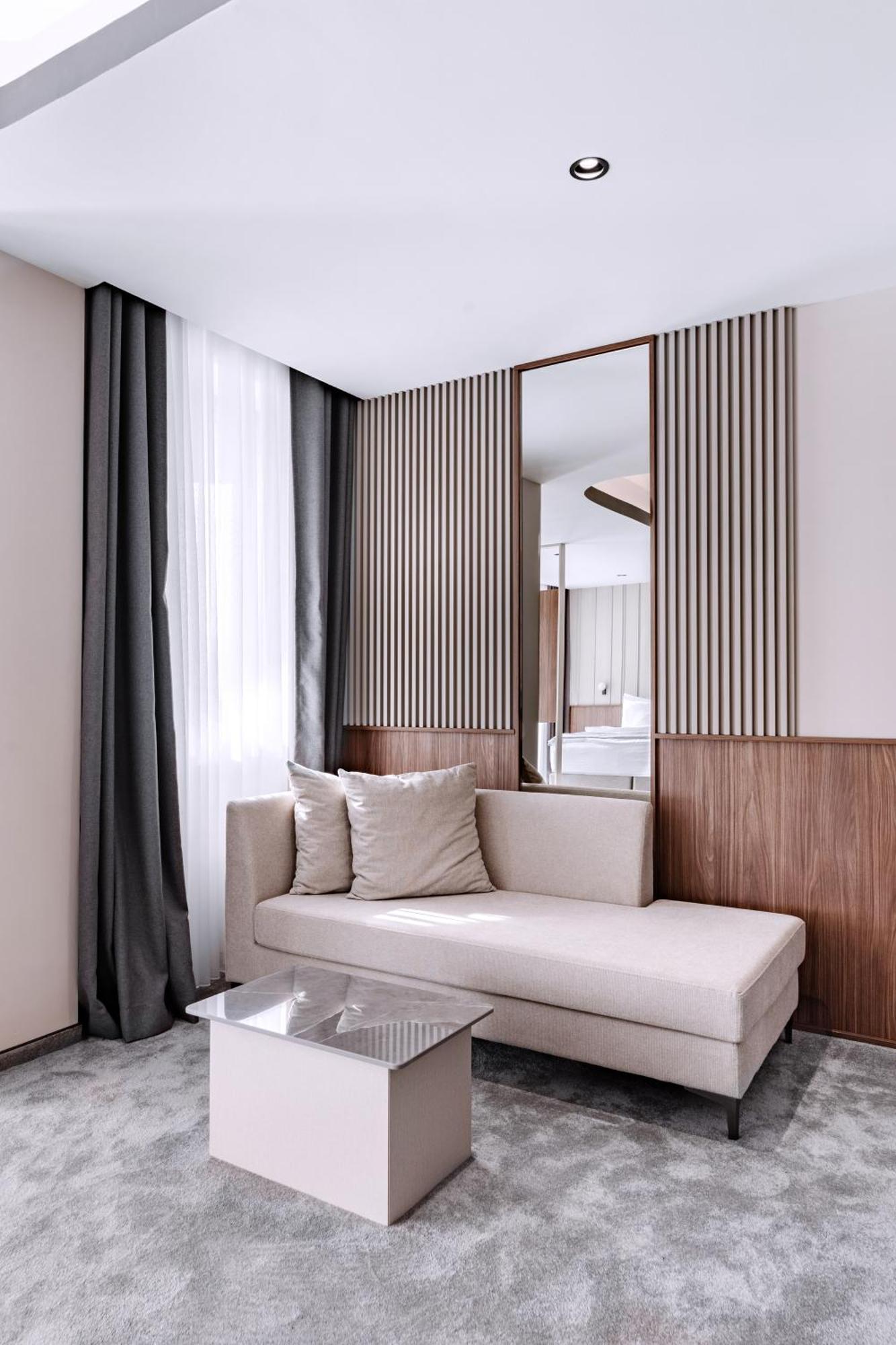 Actor Hotel Suto Orizari Экстерьер фото